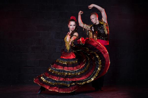 couple flamenco dance